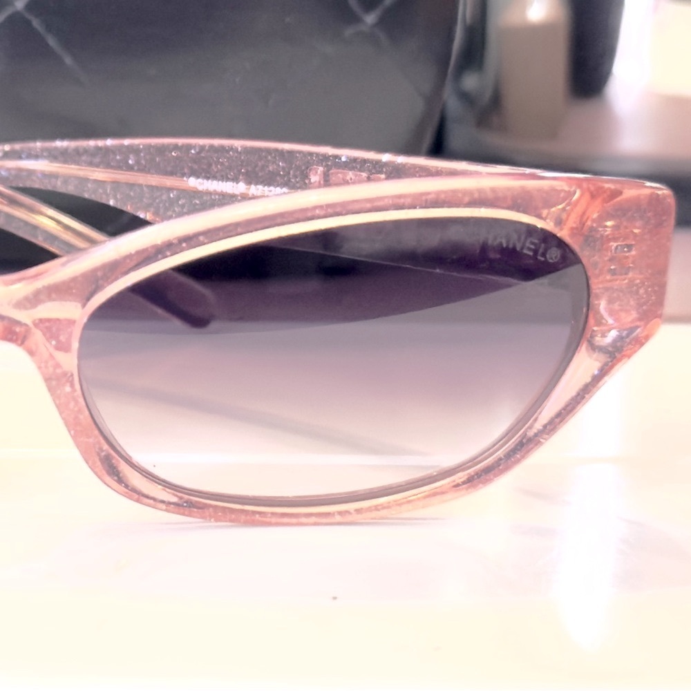 Pink Chanel Sunglasses w COA - Picture 9 of 9